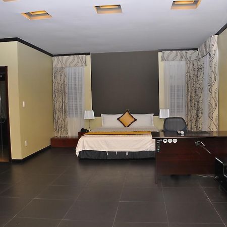 Monte Carlo Hotel Hajfong Zewnętrze zdjęcie